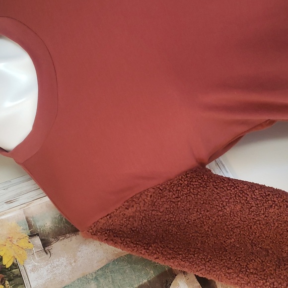 Kenneth Cole New York Sweater - Picture 2 of 10